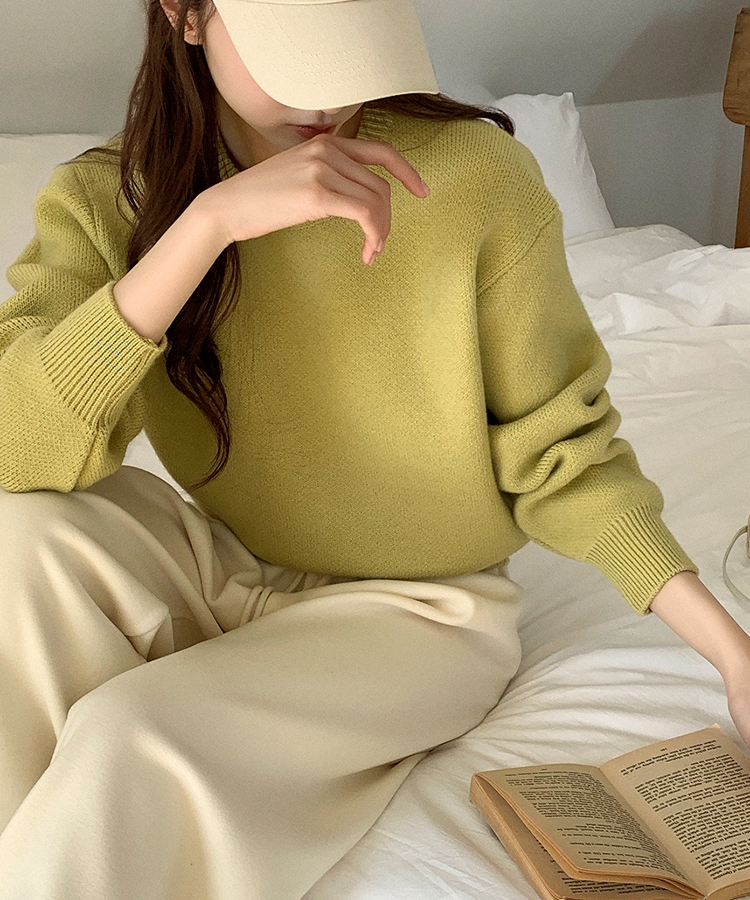 （ラウンドネック＆Vネック／好みに合わせて／9色展開／厚手でふんわり♥）2タイプ 長袖ニットトップス LIGHT OLIVE