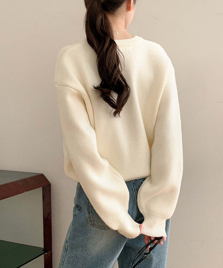 （ラウンドネック＆Vネック／好みに合わせて／9色展開／厚手でふんわり♥）2タイプ 長袖ニットトップス IVORY