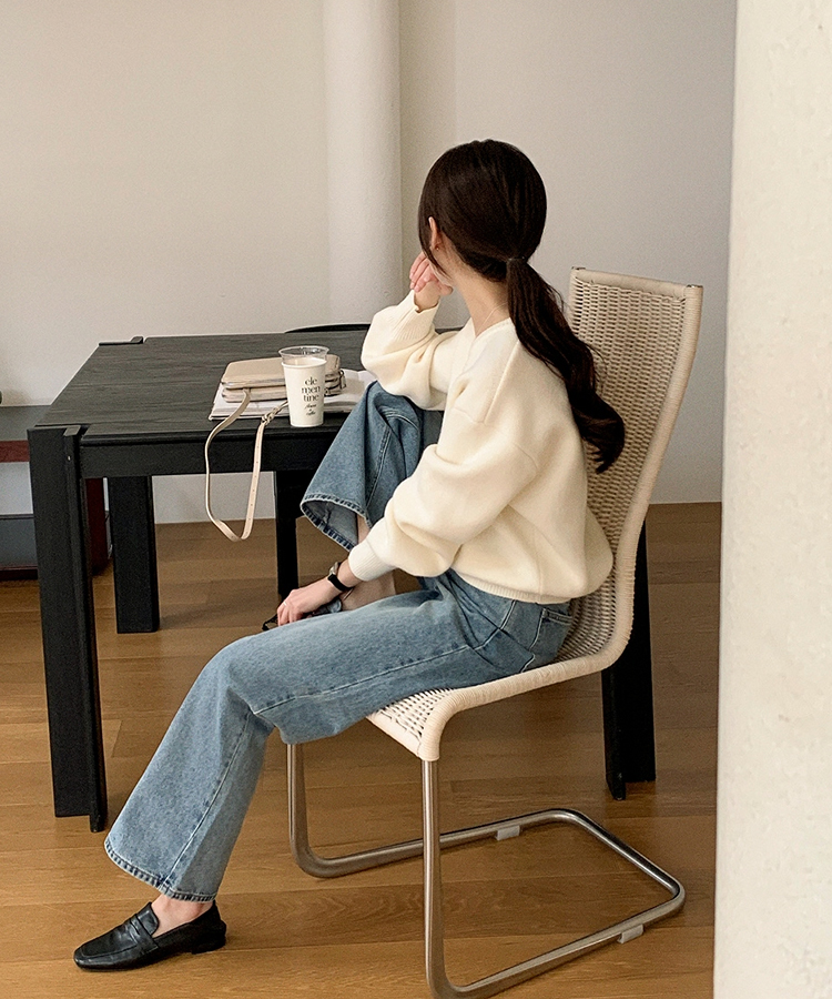 （ラウンドネック＆Vネック／好みに合わせて／9色展開／厚手でふんわり♥）2タイプ 長袖ニットトップス IVORY