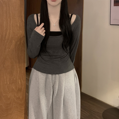 【SET】レイヤードストラップキャミソール＋スリム長袖Tシャツ CHARCOAL