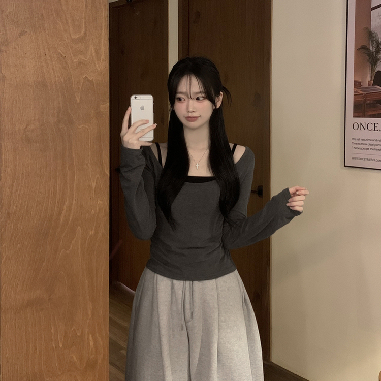 【SET】レイヤードストラップキャミソール＋スリム長袖Tシャツ CHARCOAL