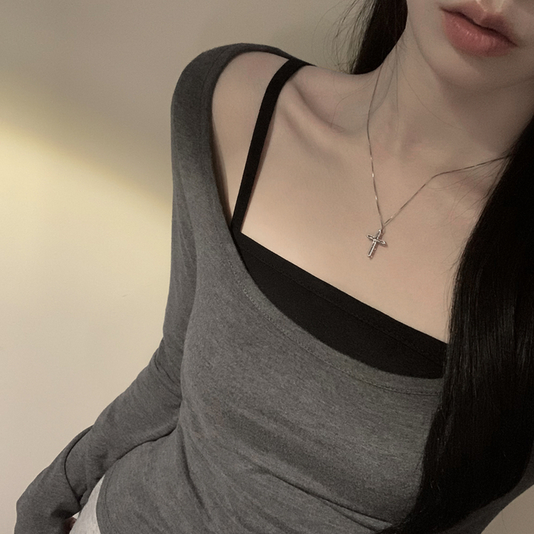 【SET】レイヤードストラップキャミソール＋スリム長袖Tシャツ CHARCOAL