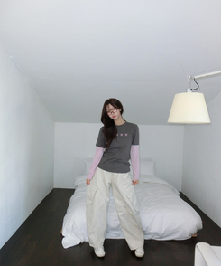 レイヤードスタープリント長袖Tシャツ CHARCOAL