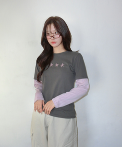 レイヤードスタープリント長袖Tシャツ CHARCOAL