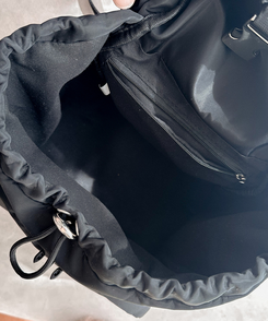 ナイロンバックルポケットバックパック