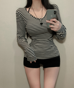 Vネックワンオフボタン長袖Tシャツ IVORY