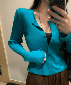 ビビッドフラワーパンチングカーディガン BLUE