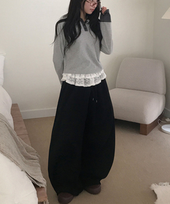 ビンテージレタリングスリットラインワイドトレーニングパンツ VINTAGE BLACK