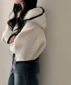 도로시 루즈핏 후드 크롭 니트 부클 가디건 아이보리