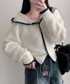 도로시 루즈핏 후드 크롭 니트 부클 가디건 아이보리