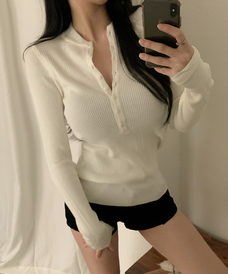 ボタンスリムフィットニット WHITE