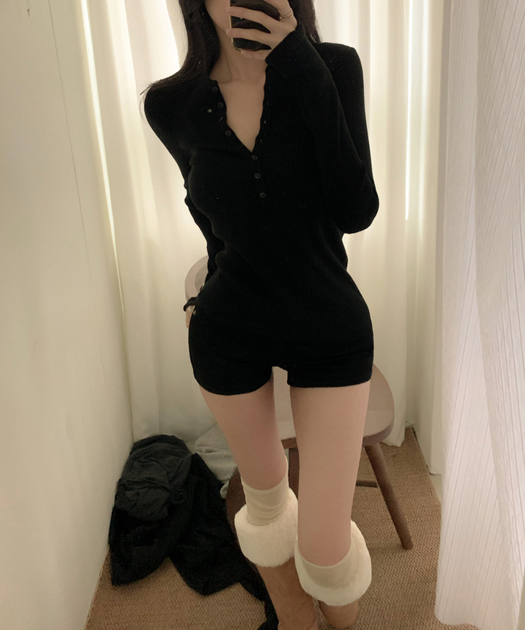 ボタンスリムフィットニット BLACK