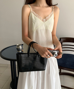 Vネックレースキャミソール CREAM