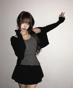 【カップ付き】ストライプスリムホルターキャミソール BLACK