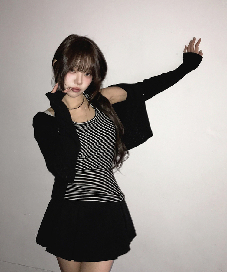 【カップ付き】ストライプスリムホルターキャミソール BLACK