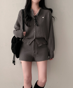 셀레나 팬던트 니트 가디건숏팬츠 투피스 세트 차콜