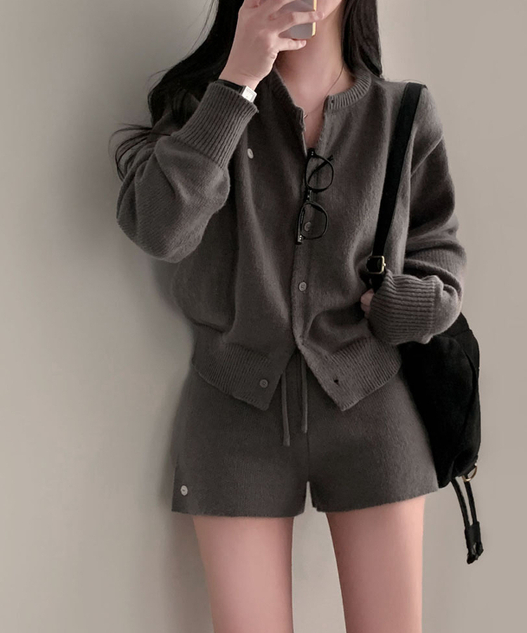 셀레나 팬던트 니트 가디건숏팬츠 투피스 세트 차콜