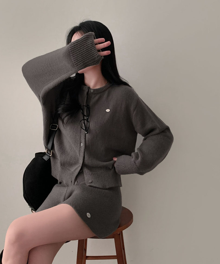 셀레나 팬던트 니트 가디건숏팬츠 투피스 세트 차콜