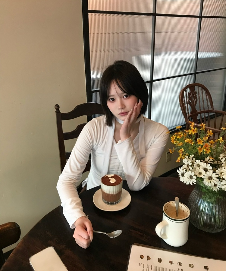 【타이 포함】셔링 리본 탑 화이트