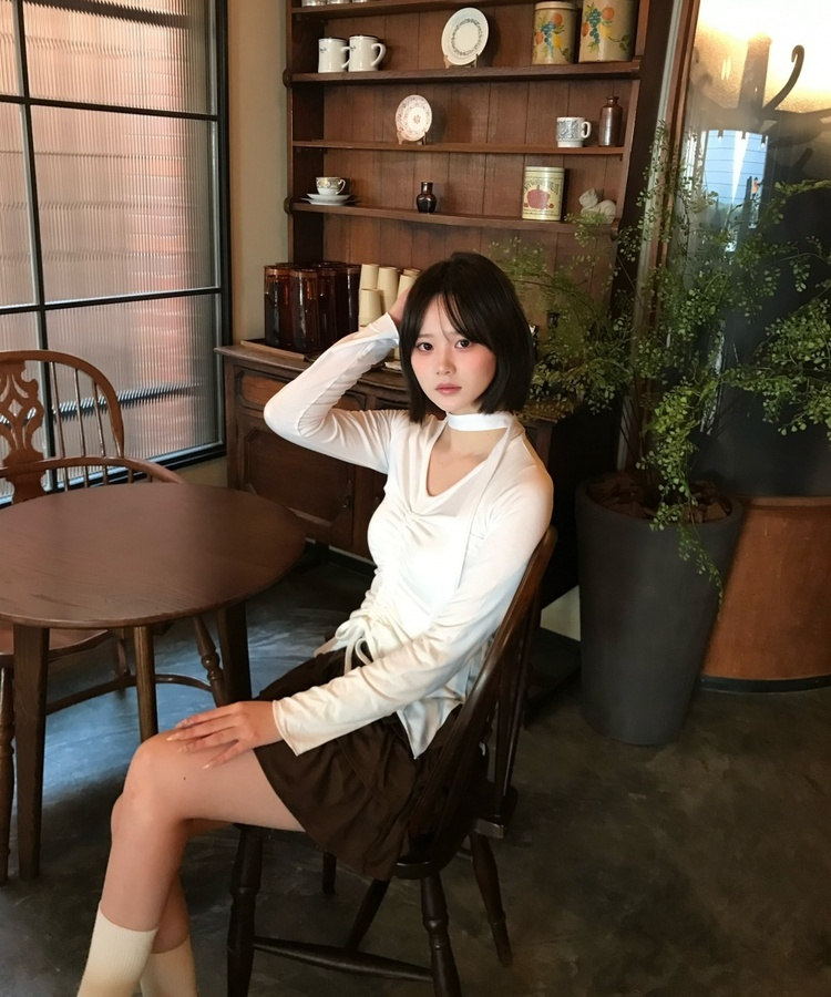 【타이 포함】셔링 리본 탑 화이트