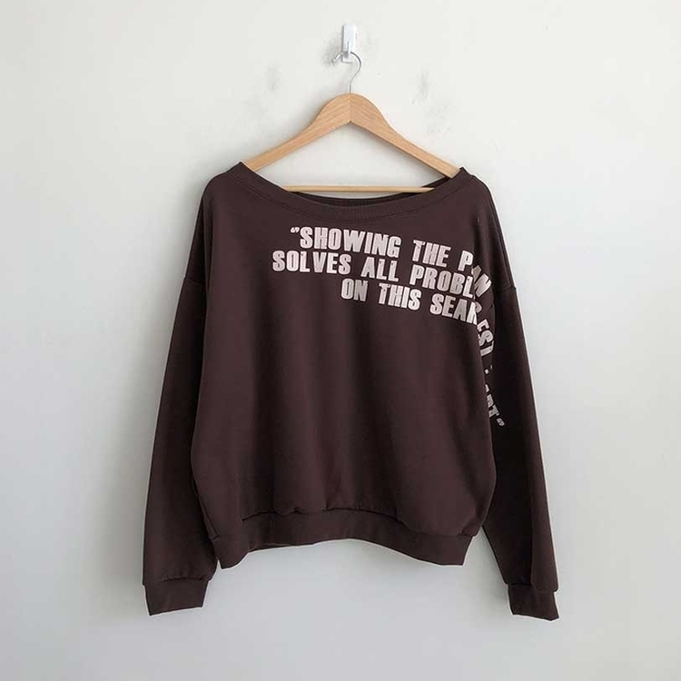 レタリングワンオフショルダートレーナー