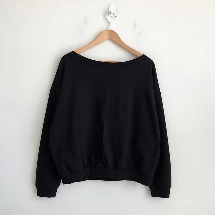 レタリングワンオフショルダートレーナー