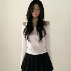 オフショルダーストラップTシャツ IVORY