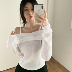 オフショルダーストラップTシャツ IVORY