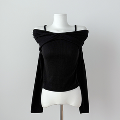 オフショルダーストラップTシャツ