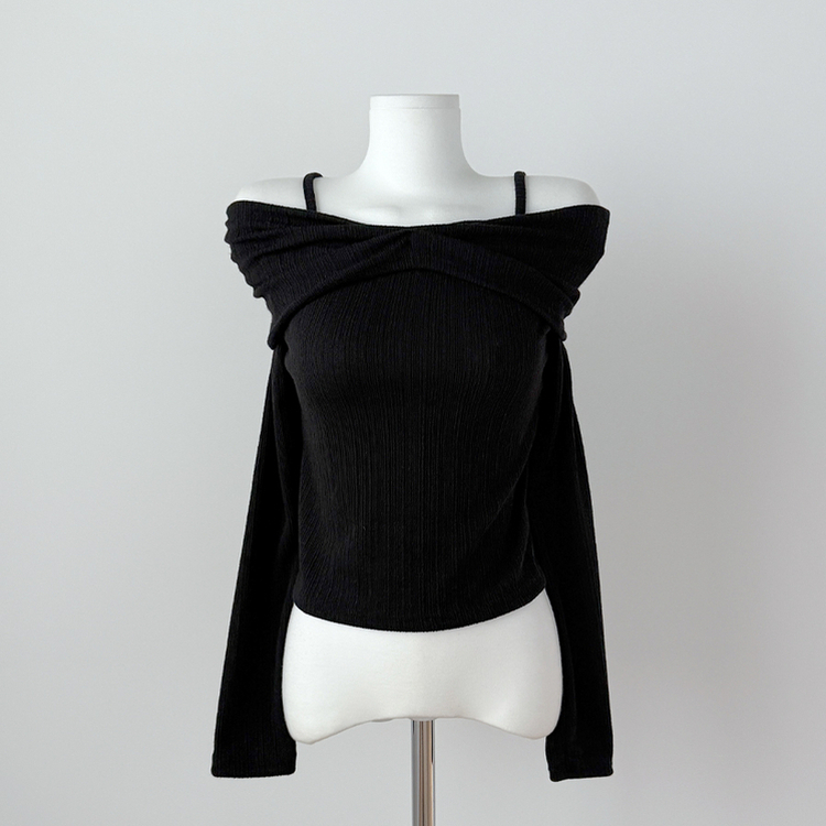 オフショルダーストラップTシャツ