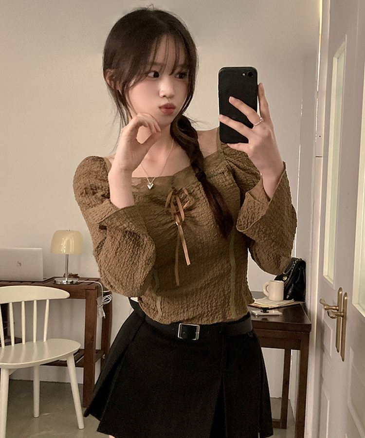 아테 레이스 리본 나팔 소매 블라우스 브라운