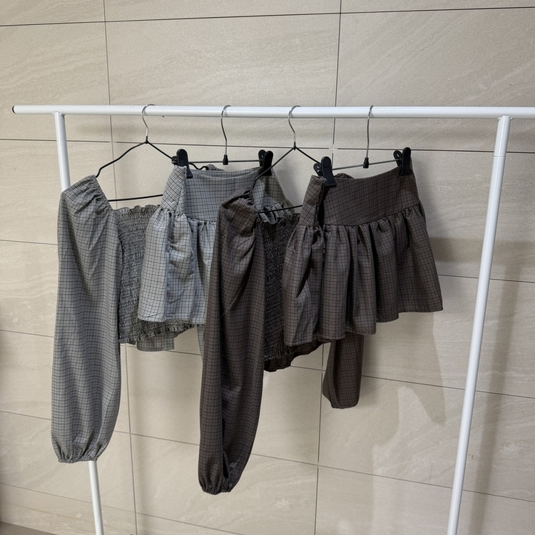 【SET】チェックパフシアリングブラウス ミニスカート