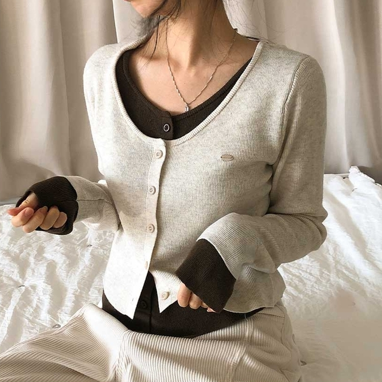 レイヤードバイカラーペンダントカーディガン LIGHT BEIGE