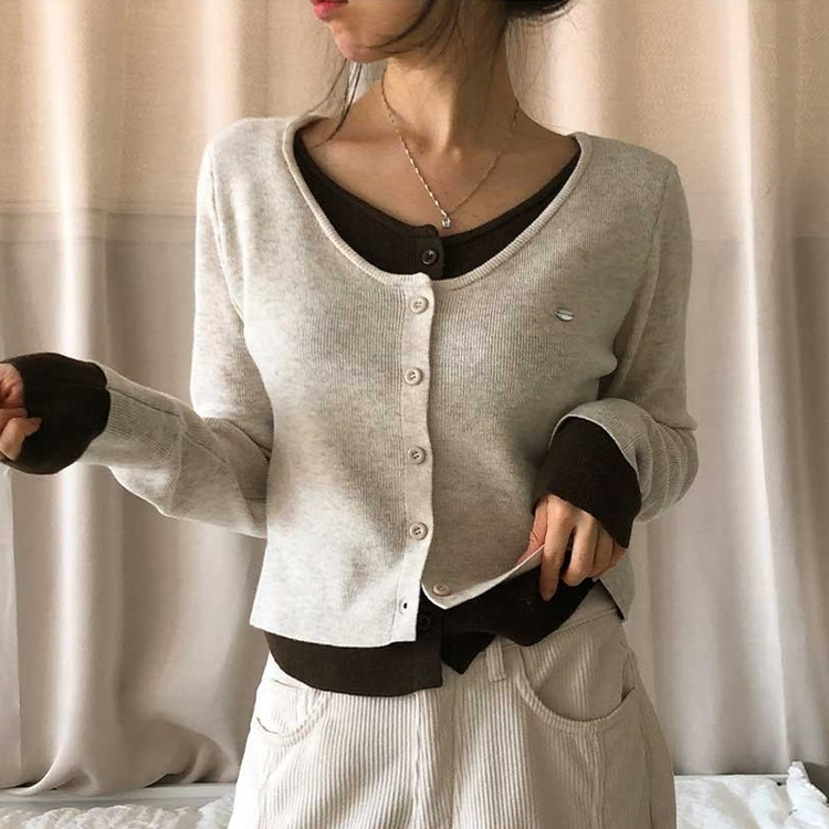 レイヤードバイカラーペンダントカーディガン LIGHT BEIGE