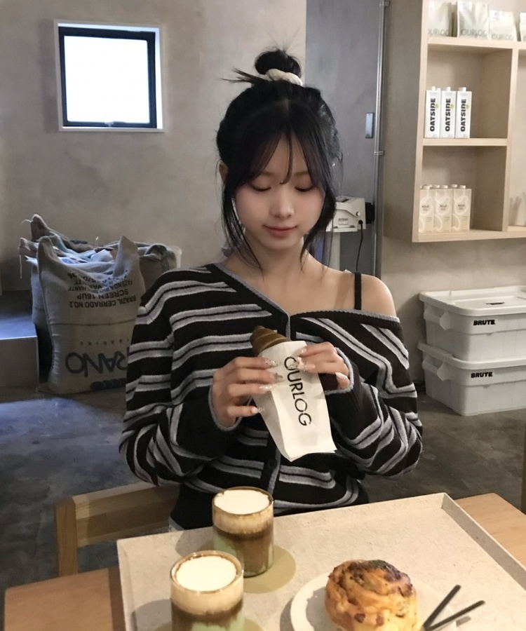 ワンショルダーストライプカーディガン SKY BLUE