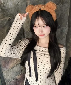 ドット柄オフショルダートップス IVORY