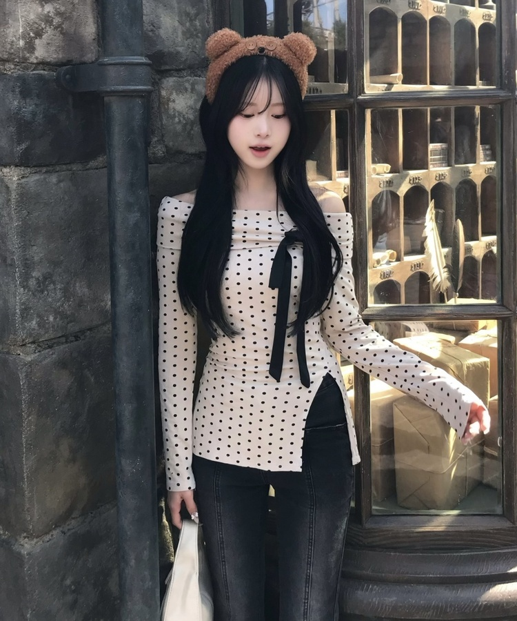 ドット柄オフショルダートップス IVORY