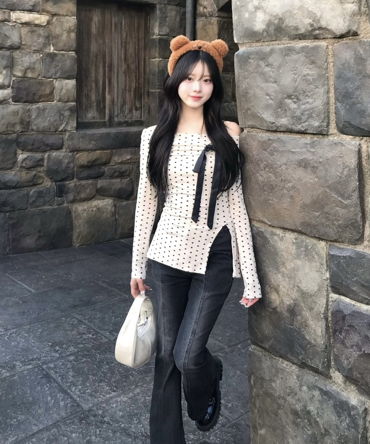 ドット柄オフショルダートップス IVORY