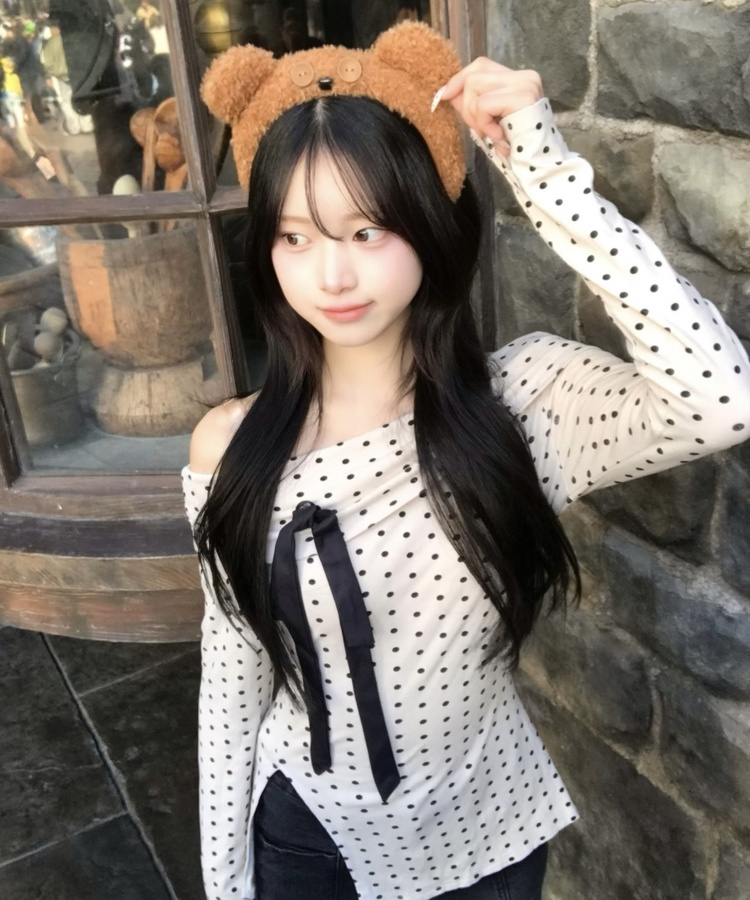 ドット柄オフショルダートップス IVORY