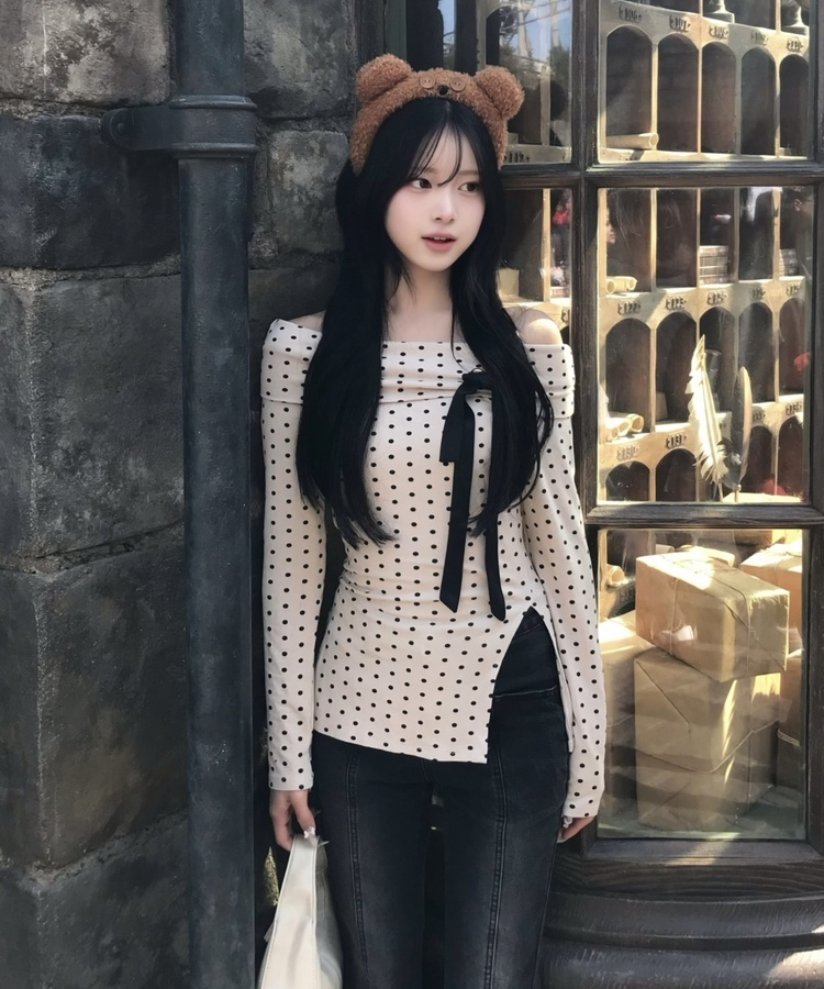 ドット柄オフショルダートップス IVORY