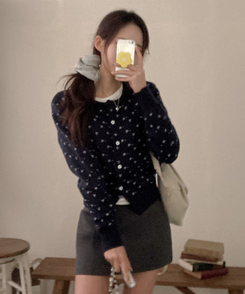 유즈 잔꽃 라운드 가디건 네이비