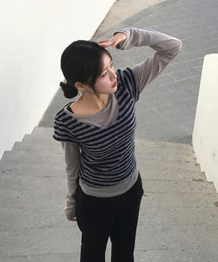 ブークレUネック半袖ニット STRIPE NAVY