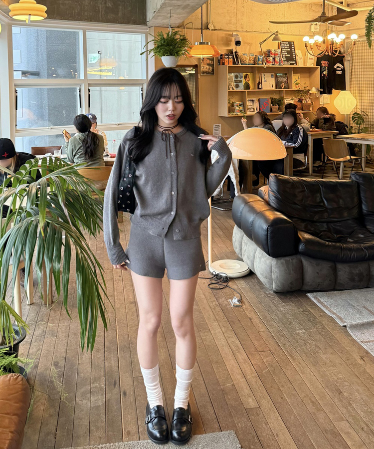 【✔기획】라운트 니트 가디건 숏팬츠 세트 먹색