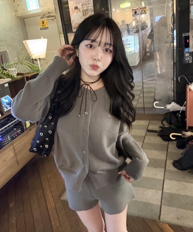 【✔기획】라운트 니트 가디건 숏팬츠 세트 먹색