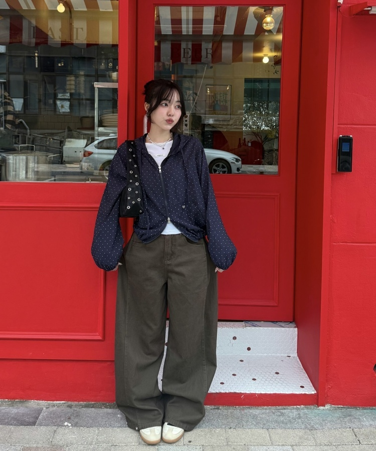 【✔기획】라운드 슬림 베이직 긴팔 티셔츠 화이트