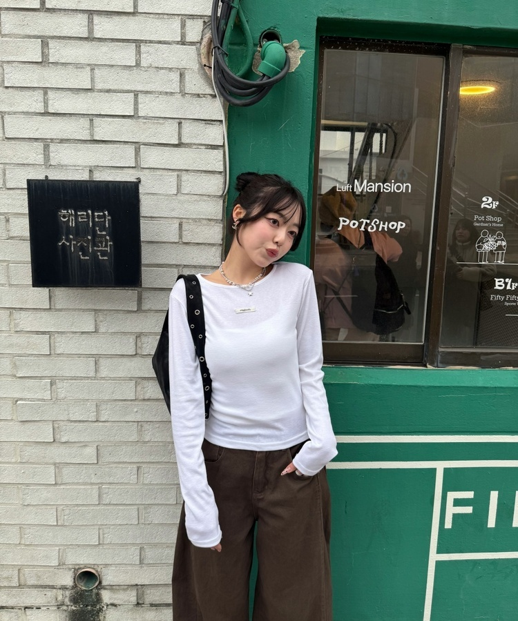 【✔기획】라운드 슬림 베이직 긴팔 티셔츠 화이트