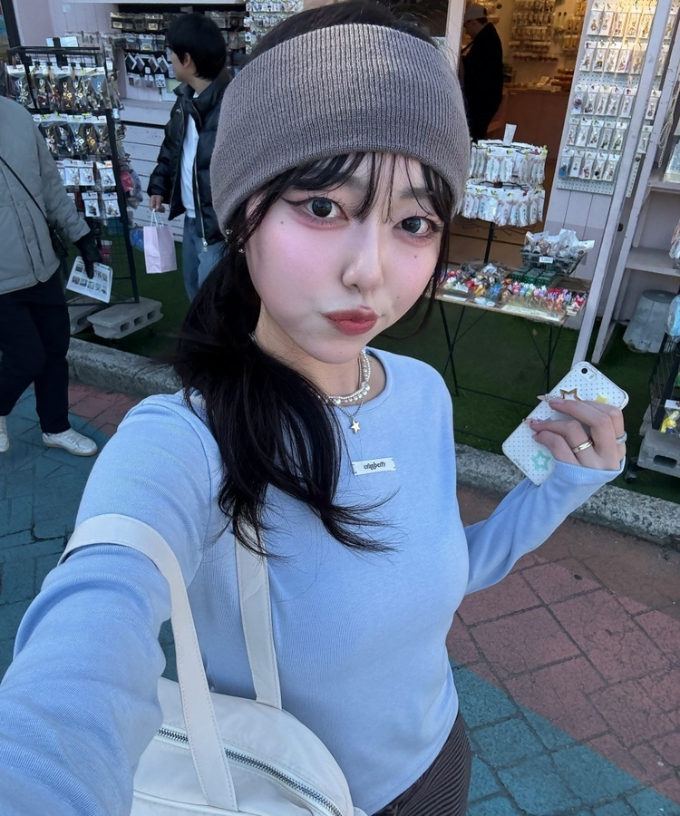 【✔기획】라운드 슬림 베이직 긴팔 티셔츠 소라