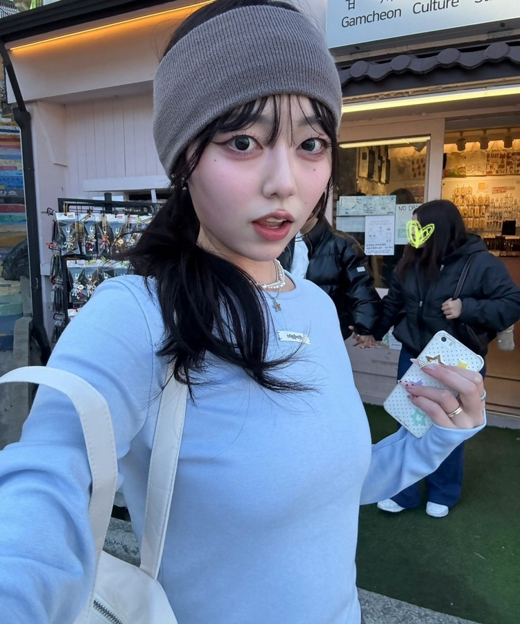 【✔기획】라운드 슬림 베이직 긴팔 티셔츠 소라