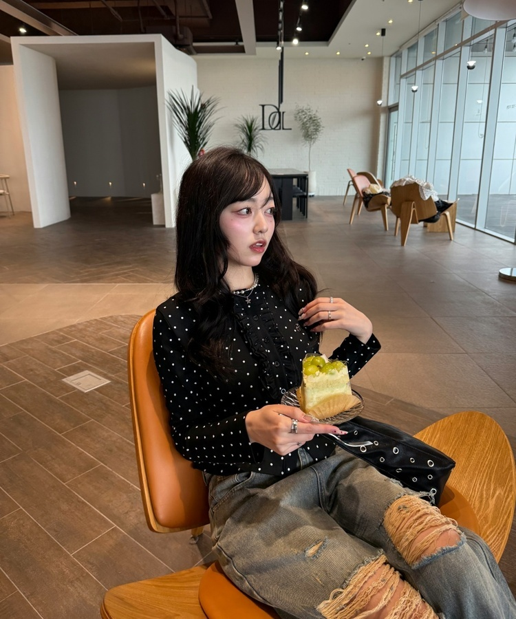 【✔기획】도트 프릴 가디건 블랙