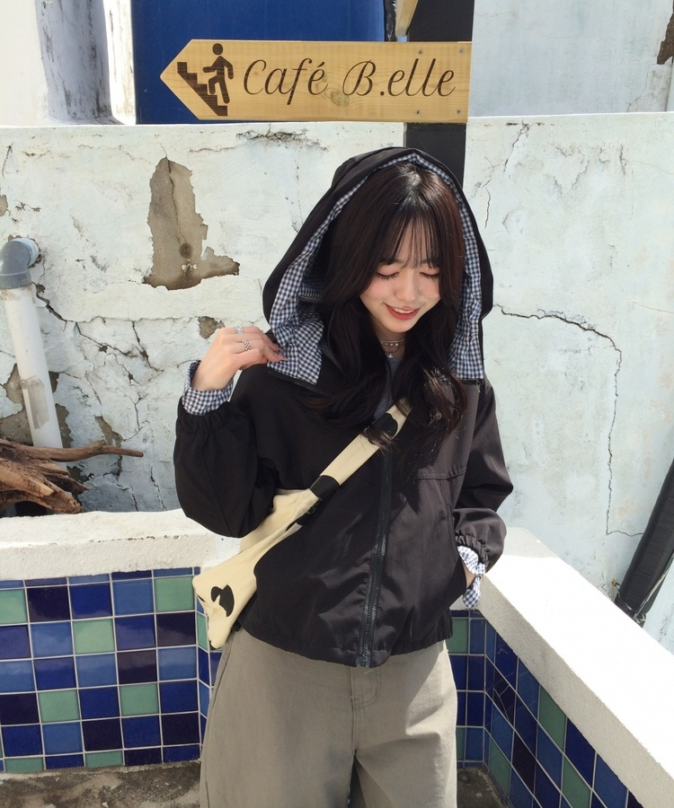 체크 포인트 후드 점퍼 블랙